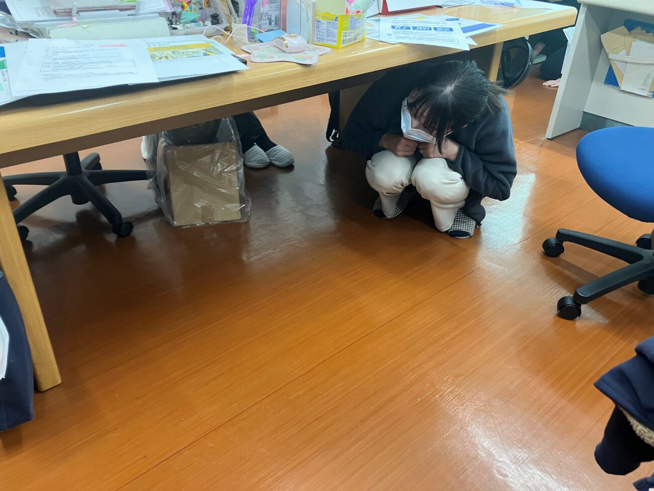 ね*】様 勉強机　事務机（緊急時は避難シェルター） 　限定商品再販なし ね*】様 勉強机 事務机（緊急時は避難シェルター） 限定商品再販なし